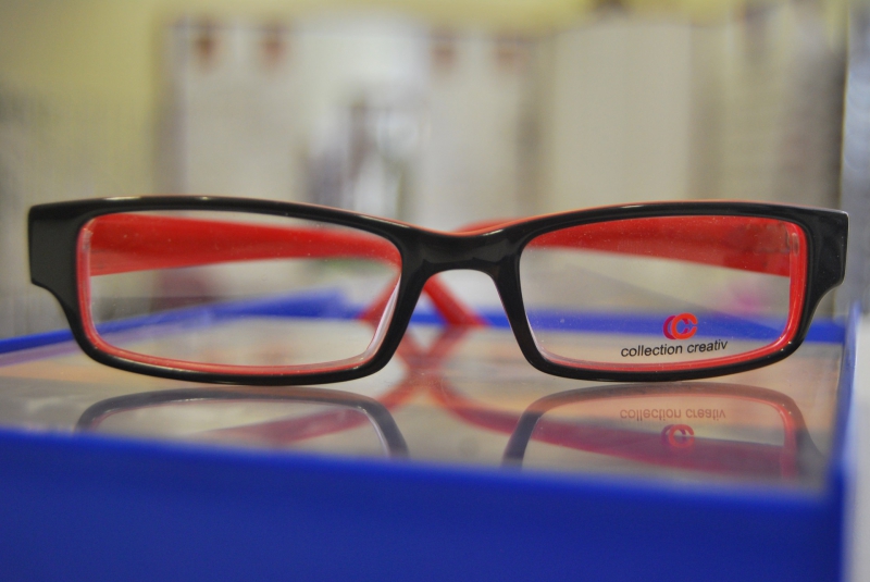 opticien-GOURDON-min_view-sight-lens-frame-optics-spectacles-1141012-pxhere.com